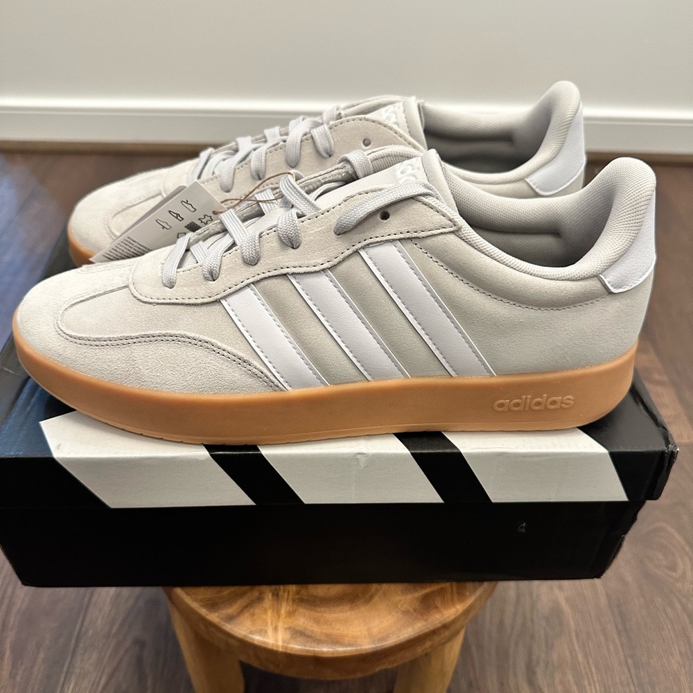 Adidas Men's Barreda Suede Light Gray / White Stripes Sneakers, JR1325, Size 12